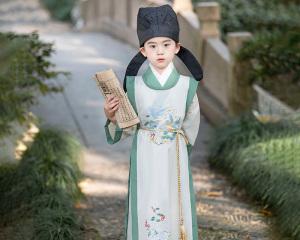 国风游戏《李白》出装攻略（探索最强装备组合，助你登顶王者荣耀！）